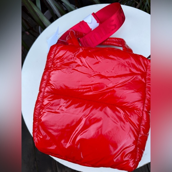 H&M shiny red puffy shoulder small bag with handles NWT zipper closure - Picture 4 of 8